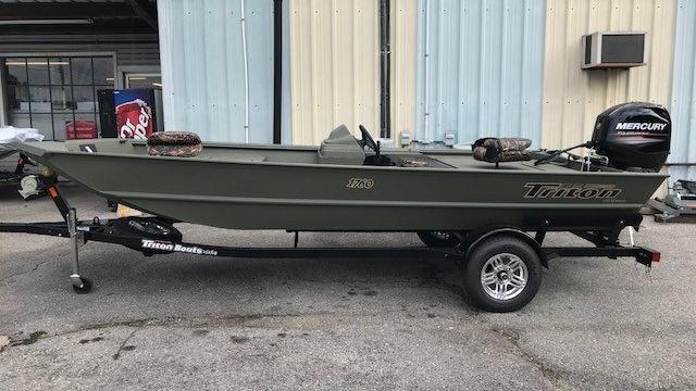 Triton Boats 1760SC side